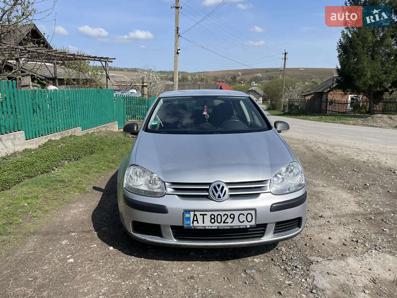 Хетчбек Volkswagen Golf 2008 в 