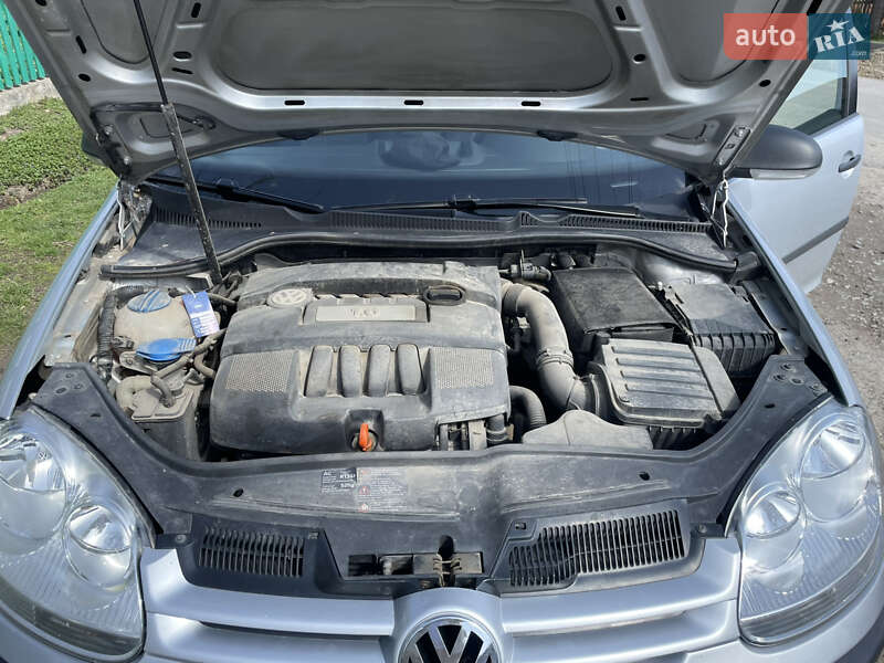 Хетчбек Volkswagen Golf 2008 в Івано-Франківську