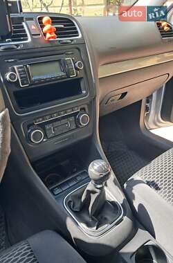 Хэтчбек Volkswagen Golf 2009 в 