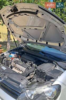 Хэтчбек Volkswagen Golf 2009 в 