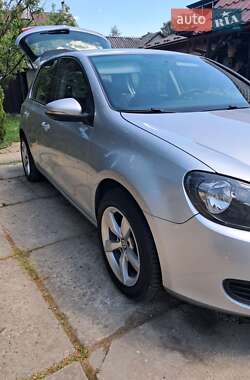 Хэтчбек Volkswagen Golf 2009 в 