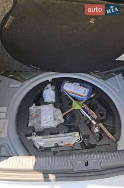 Хэтчбек Volkswagen Golf 2009 в 