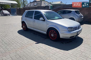Хетчбек Volkswagen Golf 2002 в Рівному