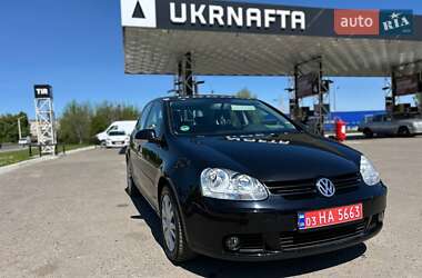 Хэтчбек Volkswagen Golf 2008 в Дубно