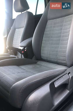 Хэтчбек Volkswagen Golf 2007 в 