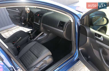Хэтчбек Volkswagen Golf 2007 в 