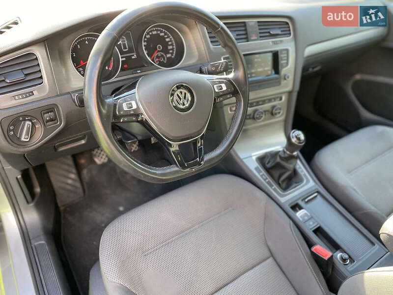 Хэтчбек Volkswagen Golf 2013 в Мукачево