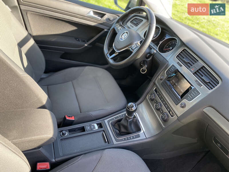 Хэтчбек Volkswagen Golf 2013 в Мукачево