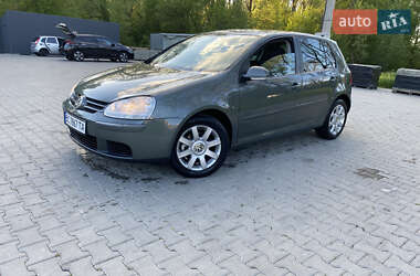 Хэтчбек Volkswagen Golf 2004 в Дрогобыче