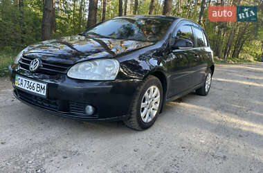Хетчбек Volkswagen Golf 2004 в 