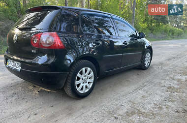 Хетчбек Volkswagen Golf 2004 в 
