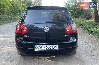 Хетчбек Volkswagen Golf 2004 в 