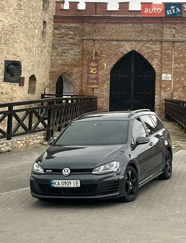 Универсал Volkswagen Golf 2015 в 
