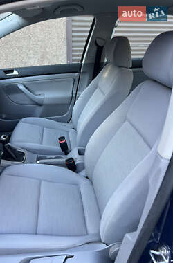 Хэтчбек Volkswagen Golf 2007 в 