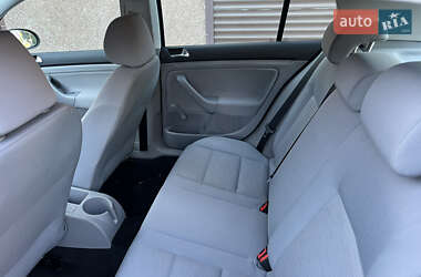 Хэтчбек Volkswagen Golf 2007 в 