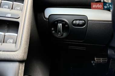 Хэтчбек Volkswagen Golf 2010 в 