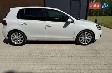 Хэтчбек Volkswagen Golf 2010 в 