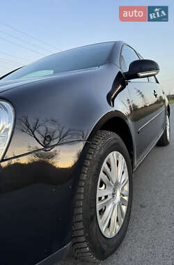 Хетчбек Volkswagen Golf 2006 в 