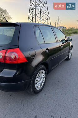 Хетчбек Volkswagen Golf 2006 в 