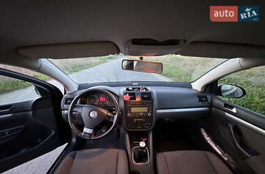 Хетчбек Volkswagen Golf 2006 в 