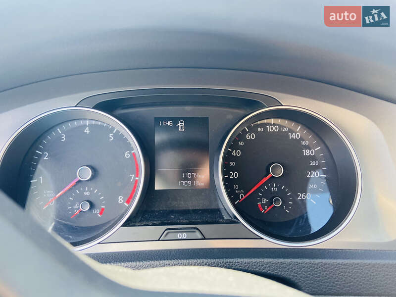 Хэтчбек Volkswagen Golf 2015 в Киеве