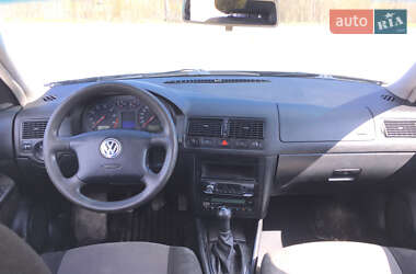 Універсал Volkswagen Golf 2000 в 