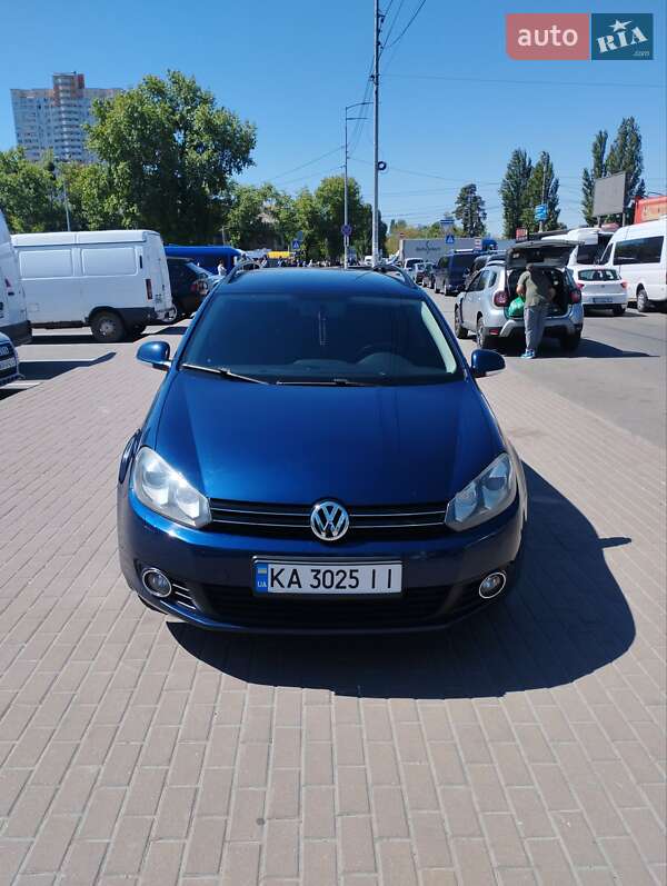 Универсал Volkswagen Golf 2010 в Киеве