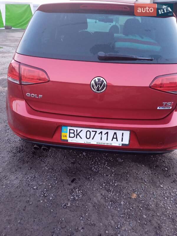 Хэтчбек Volkswagen Golf 2015 в Дубровице