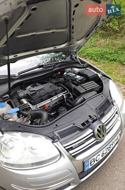 Універсал Volkswagen Golf 2008 в 