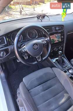 Универсал Volkswagen Golf 2017 в 