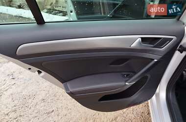Універсал Volkswagen Golf 2014 в 