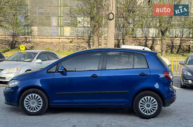 Хетчбек Volkswagen Golf 2005 в 