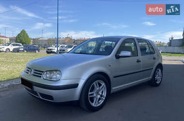 Хетчбек Volkswagen Golf 2001 в Львові