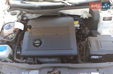 Универсал Volkswagen Golf 2004 в 