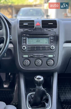 Хетчбек Volkswagen Golf 2007 в 