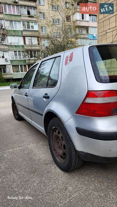 Хетчбек Volkswagen Golf 2002 в Вишгороді