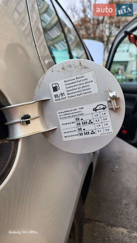 Хетчбек Volkswagen Golf 2002 в Вишгороді