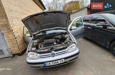 Хэтчбек Volkswagen Golf 2002 в Вышгороде