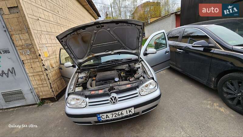 Хетчбек Volkswagen Golf 2002 в Вишгороді