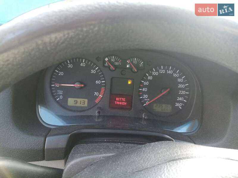 Універсал Volkswagen Golf 2001 в Львові