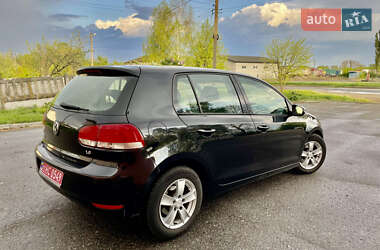 Хетчбек Volkswagen Golf 2009 в 