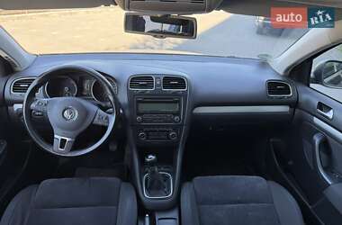Универсал Volkswagen Golf 2010 в 