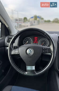 Хетчбек Volkswagen Golf 2007 в 