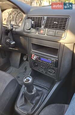 Универсал Volkswagen Golf 2001 в 