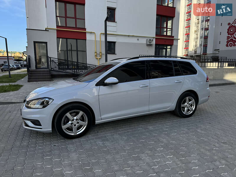 Універсал Volkswagen Golf 2018 в Івано-Франківську