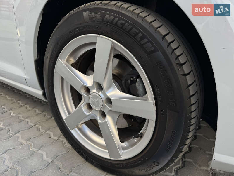 Універсал Volkswagen Golf 2018 в Івано-Франківську