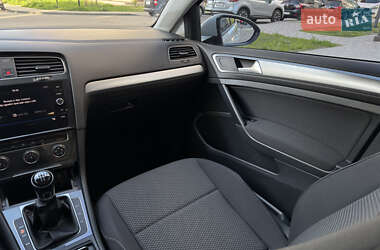 Універсал Volkswagen Golf 2018 в 
