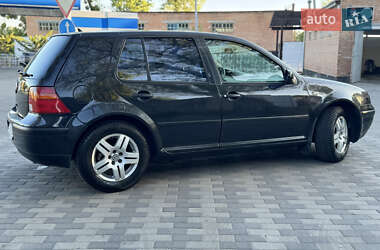 Хетчбек Volkswagen Golf 2001 в 