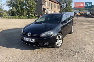 Універсал Volkswagen Golf 2010 в Хусті