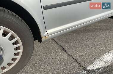 Хэтчбек Volkswagen Golf 2002 в 
